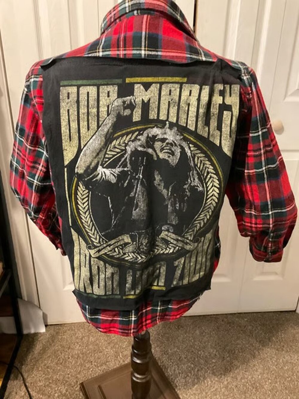 Bob Marley Upcycled Back Graphic T-Shirt on Men’s Medium Flannel Shirt